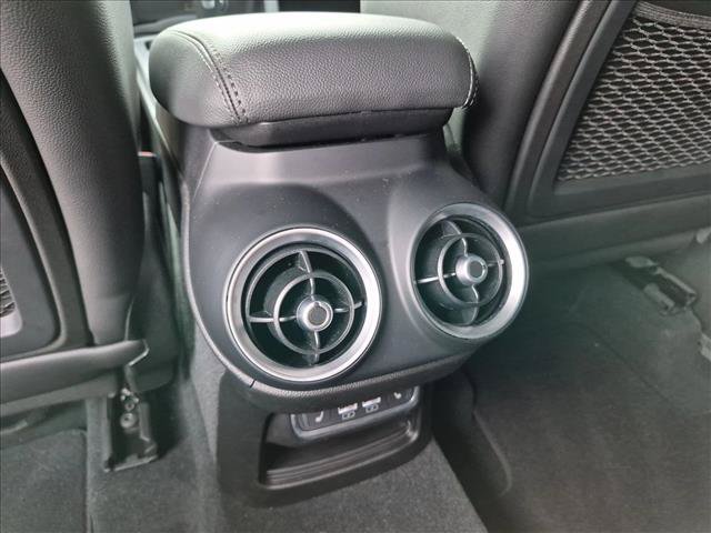 Used 2024 Alfa Romeo Stelvio Veloce AWD/4WD image 18