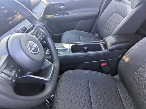 Certified 2025 Nissan Kicks SV image 19