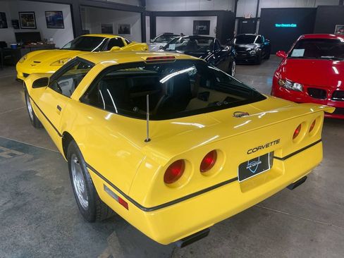Used 1988 Chevrolet Corvette Coupe RWD image 6
