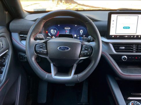 Used 2025 Ford Explorer ST-Line w/ ST-Line Street Pack image 6