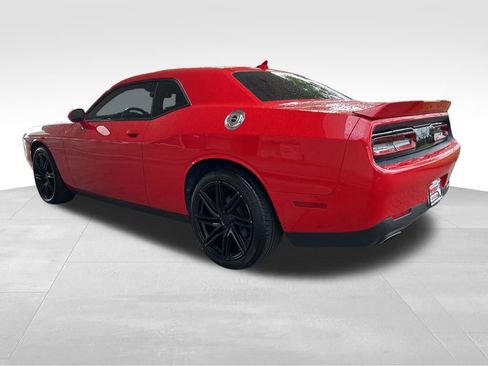 Used 2018 Dodge Challenger SXT Plus image 4