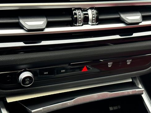 Used 2022 BMW i4 eDrive40 w/ Premium Package image 25