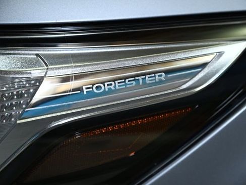 Used 2023 Subaru Forester Limited image 14