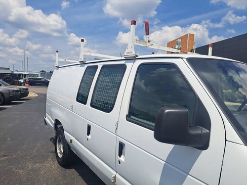 Used 2013 Ford E-350 and Econoline 350 Extended Super Duty w/ Commercial Cargo Van Pkg RWD image 31