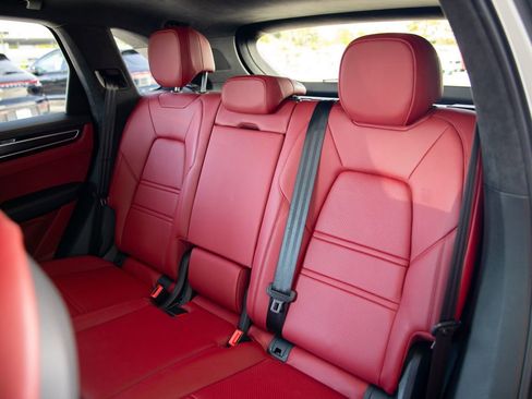 Certified 2023 Porsche Cayenne GTS AWD/4WD image 19