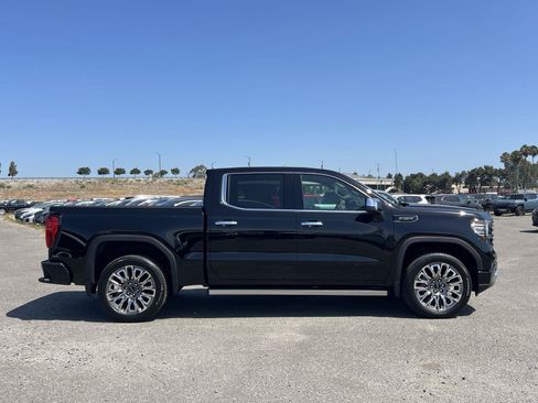 New 2026 GMC Sierra 1500 Denali Ultimate w/ LPO, Black Badging Package AWD/4WD image 2