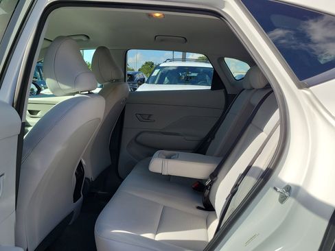 Used 2025 Hyundai Kona SEL AWD/4WD image 11