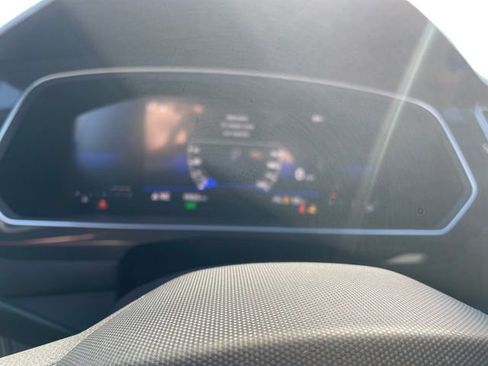 New 2024 Volkswagen Tiguan SE R-Line image 22