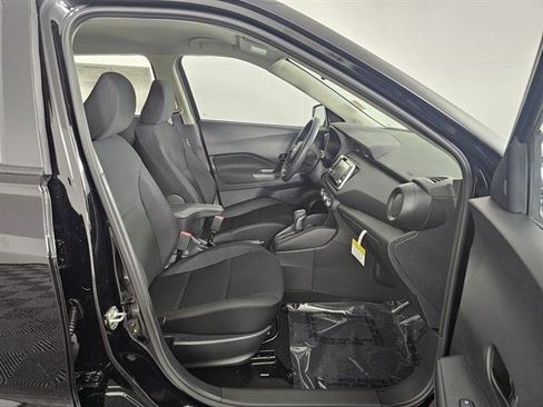 New 2025 Nissan Kicks S image 12