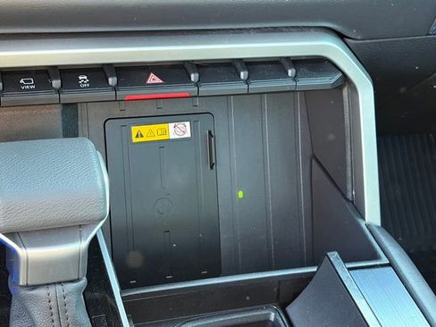 Used 2024 Toyota Tundra Platinum image 23