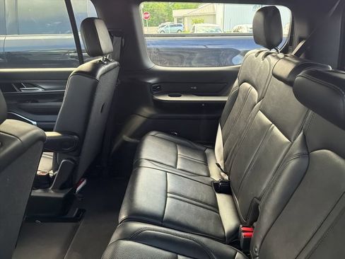 Certified 2024 Jeep Wagoneer Series II AWD/4WD image 9