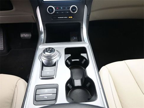 Used 2021 Ford Edge Titanium image 13