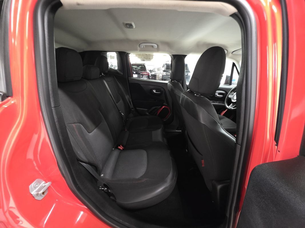 Used 2016 Jeep Renegade Trailhawk AWD/4WD image 21
