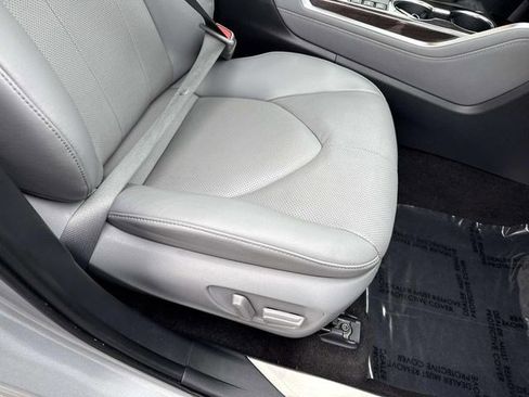 Used 2023 Toyota Highlander Limited image 10