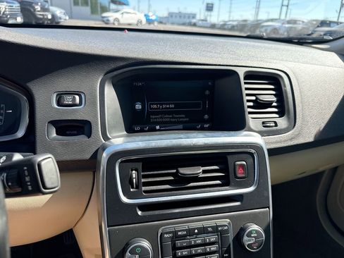 Used 2015 Volvo S60 T5 Premier image 17