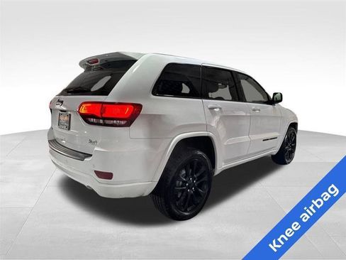 Used 2020 Jeep Grand Cherokee Altitude AWD/4WD image 5