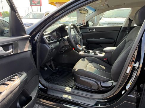 Used 2020 Kia Optima LX FWD image 4