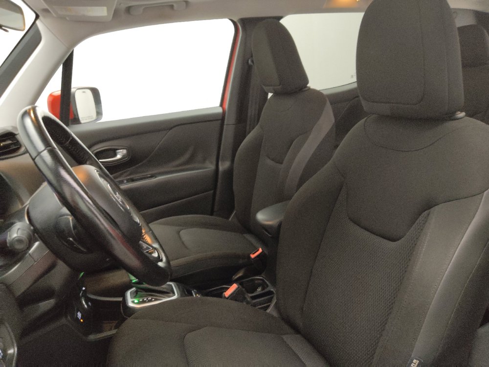 Used 2018 Jeep Renegade Altitude AWD/4WD image 17
