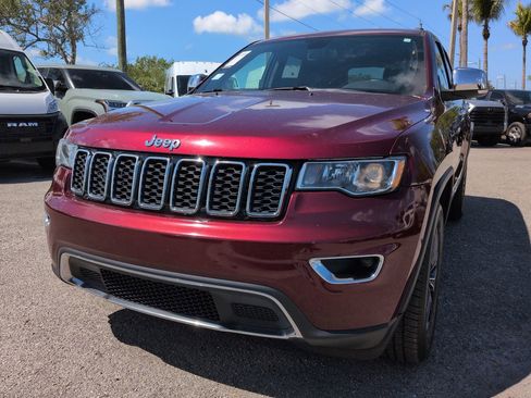 Used 2020 Jeep Grand Cherokee Limited AWD/4WD image 9