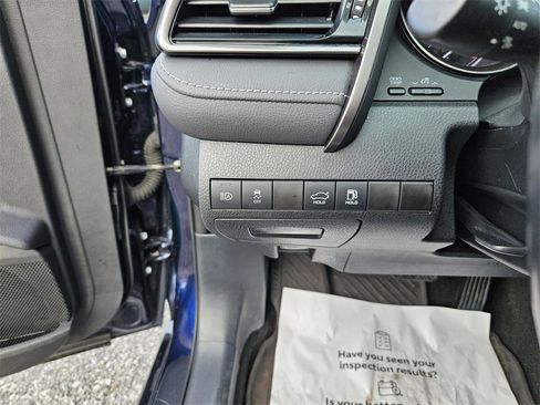 Used 2022 Toyota Camry SE image 17