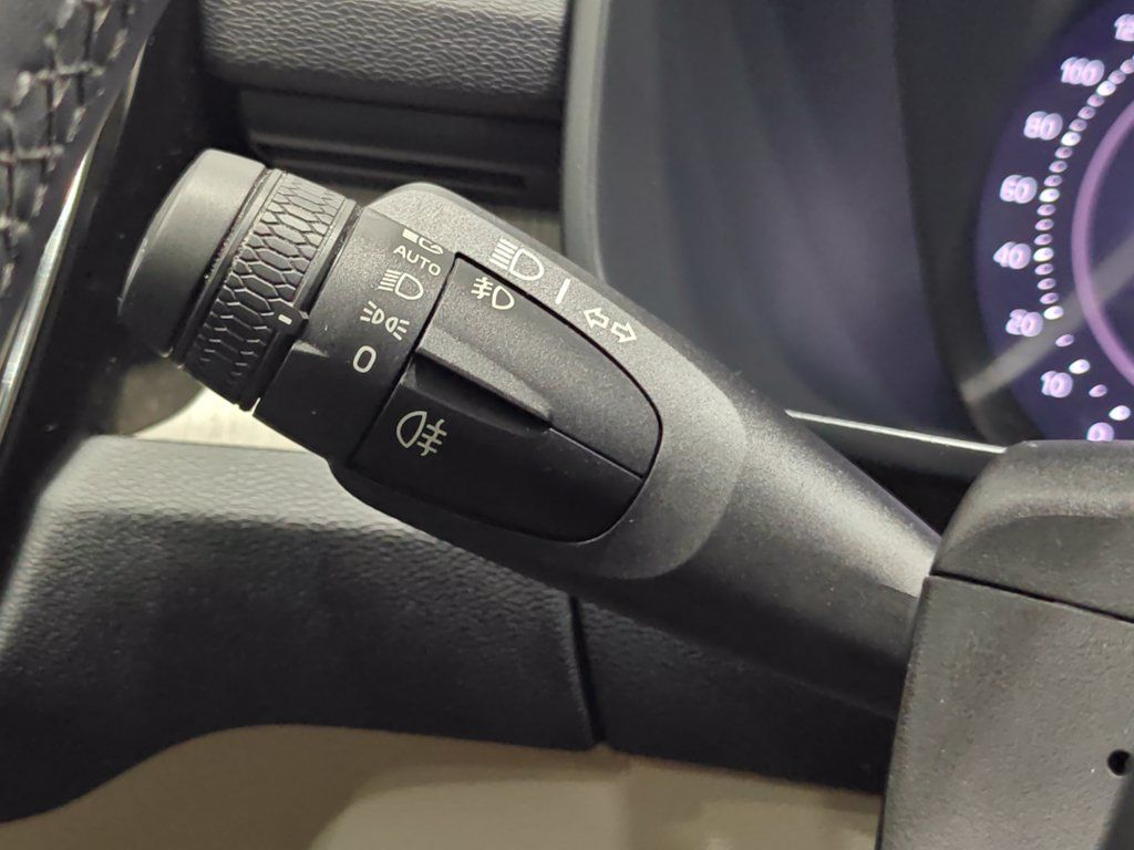 Used 2023 Volvo XC40 B4 Ultimate FWD image 54