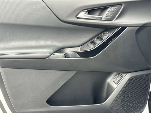 Used 2025 Chevrolet Equinox LT w/ Convenience Package II image 17