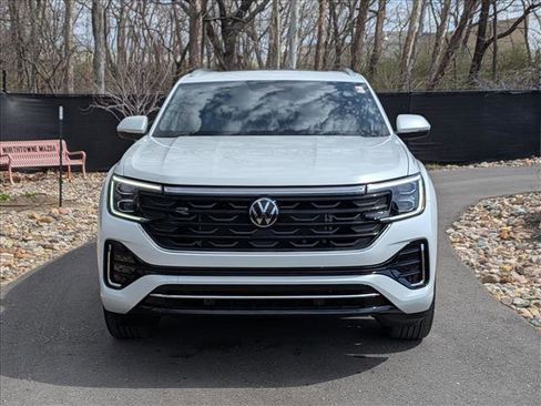 Certified 2024 Volkswagen Atlas Cross Sport SEL R-Line image 9