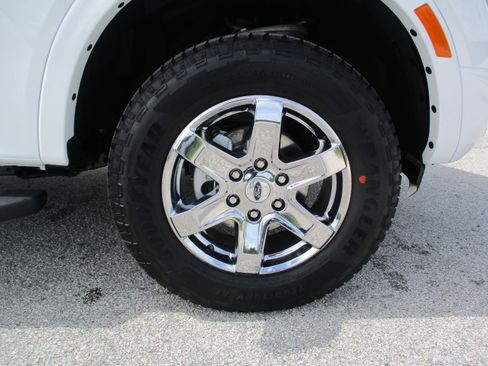 New 2025 Ford Ranger XLT w/ Chrome Accent Package RWD image 9