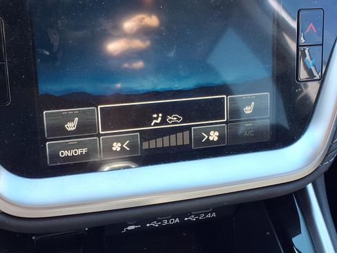Used 2023 Subaru Outback Premium AWD/4WD image 12