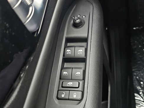 New 2026 Jeep Compass Limited image 19