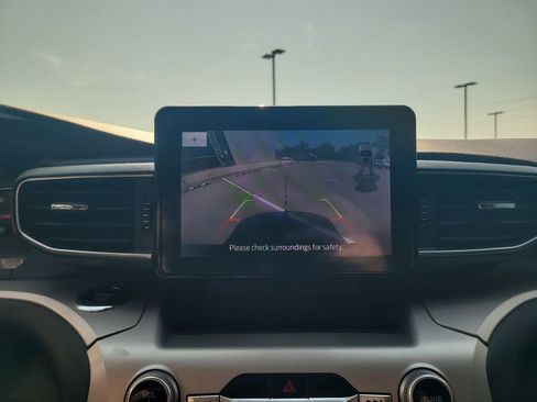 Certified 2022 Ford Explorer XLT w/ Equipment Group 202A image 21