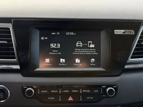 Used 2018 Kia Niro EX image 32