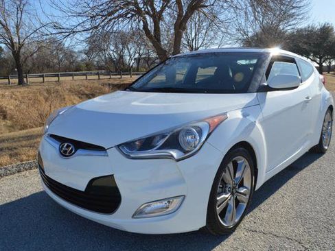 Used 2016 Hyundai Veloster w/ Option Group 02 image 1