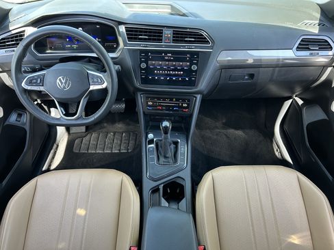 Used 2023 Volkswagen Tiguan SE FWD image 14