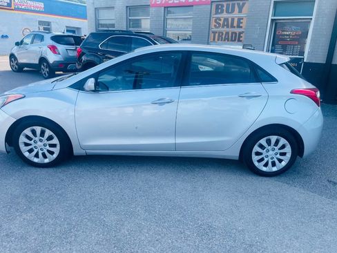 Used 2017 Hyundai Elantra GT image 7