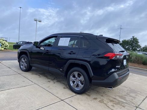 Used 2024 Toyota RAV4 XLE AWD/4WD image 8