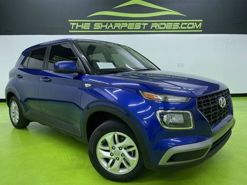 Used 2024 Hyundai Venue SE image 1