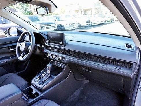 Used 2025 Honda CR-V EX image 10