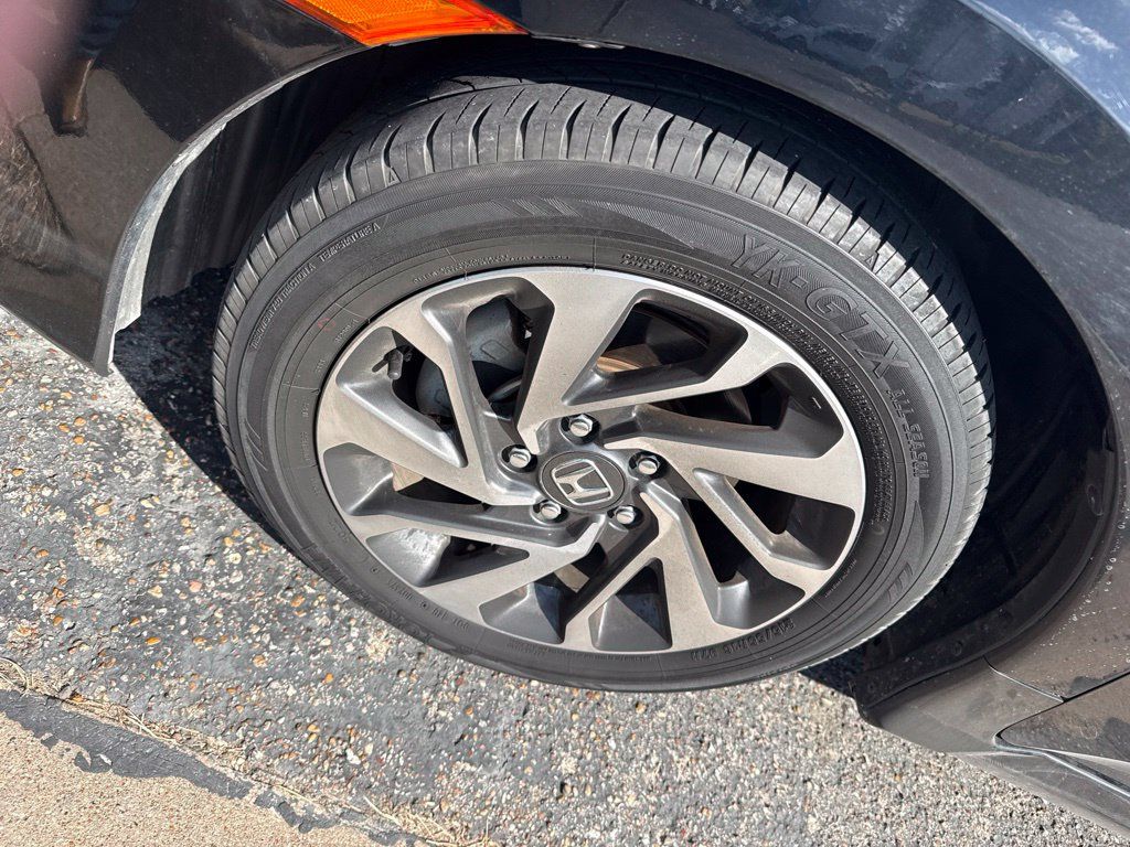 Used 2018 Honda Civic EX image 7