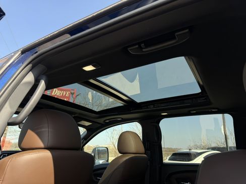 Used 2024 Nissan Titan Platinum Reserve w/ Moonroof Package image 18