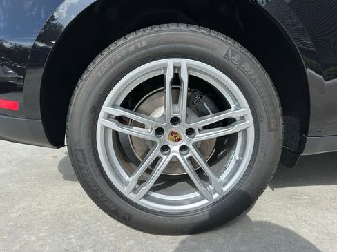 Certified 2025 Porsche Macan image 37