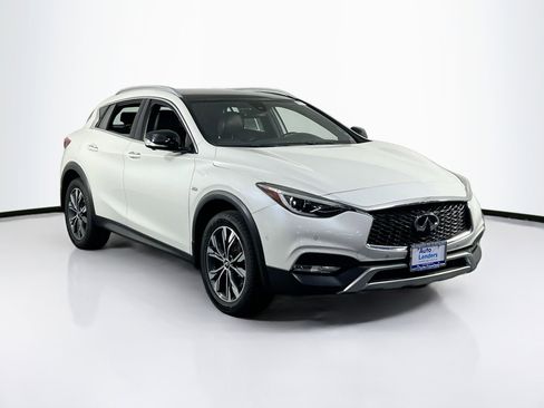 Used 2018 INFINITI QX30 AWD w/ Dark Wood Package image 3