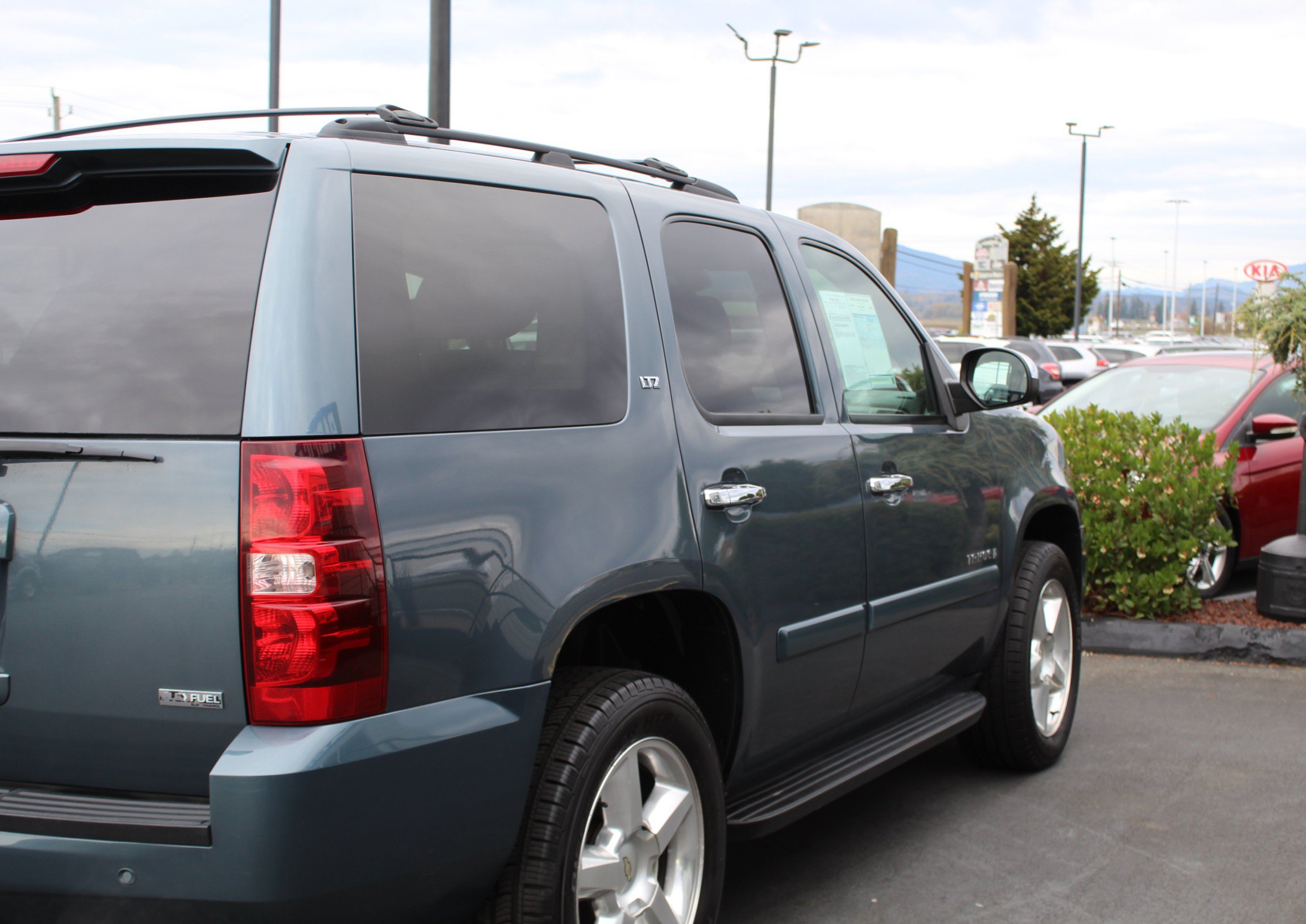 Used 2008 Chevrolet Tahoe LTZ w/ LTZ Preferred Equipment Group AWD/4WD image 7