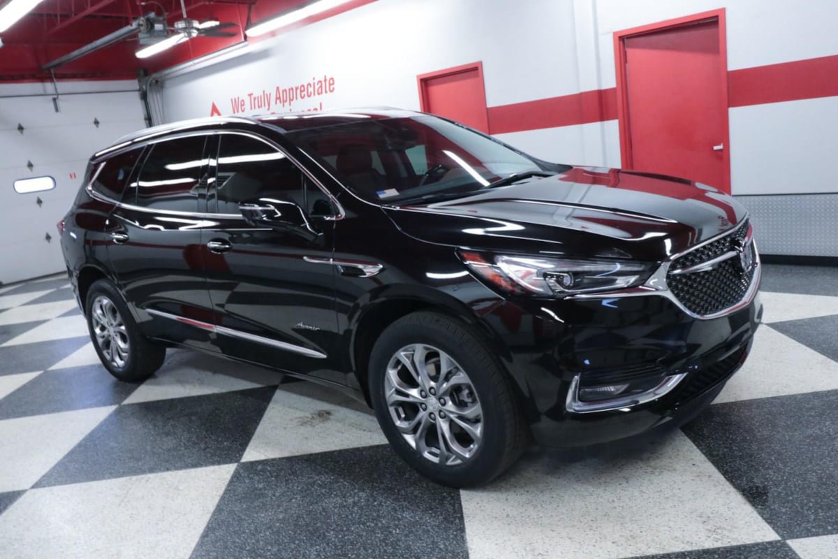 Used 2021 Buick Enclave Avenir FWD image 3