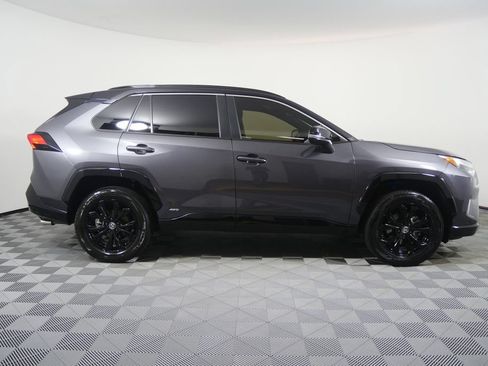 Used 2023 Toyota RAV4 XSE AWD/4WD image 2