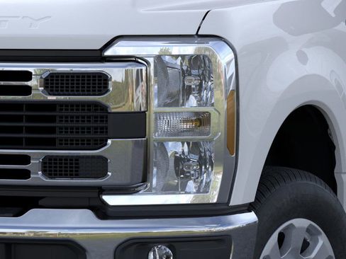 New 2025 Ford F250 XLT image 35