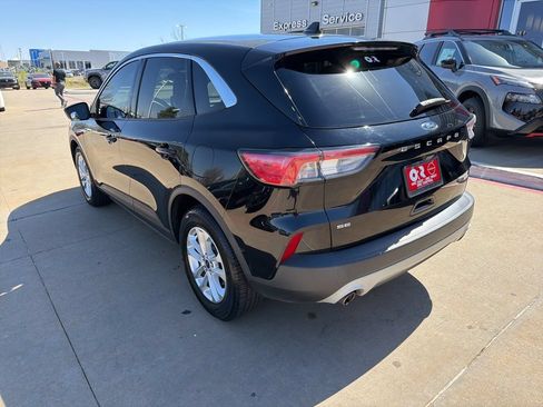 Used 2020 Ford Escape SE FWD image 3