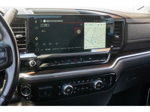 Used 2025 GMC Sierra 1500 SLT AWD/4WD image 17