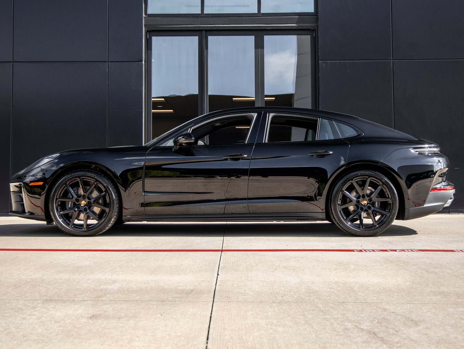 New 2026 Porsche Panamera RWD image 2