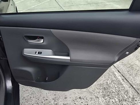 Used 2012 Toyota Prius V Five image 29